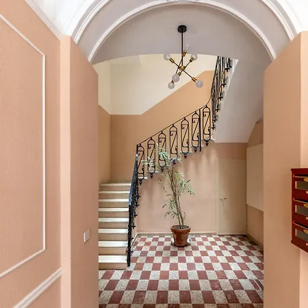 Modern Stone In The Heart Of Apartman *