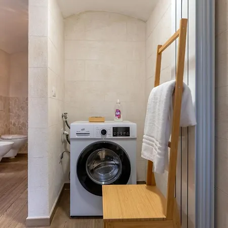 Modern Stone In The Heart Of Apartman Bari